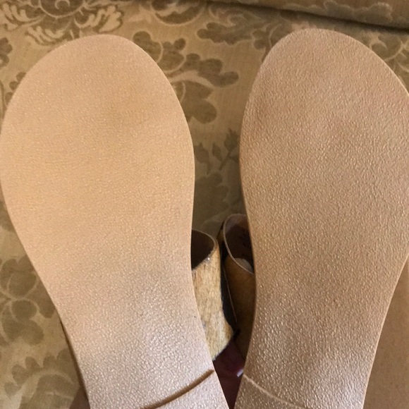 New in box Coconuts tiger calfhair toe sandal. - Picture 4 of 6